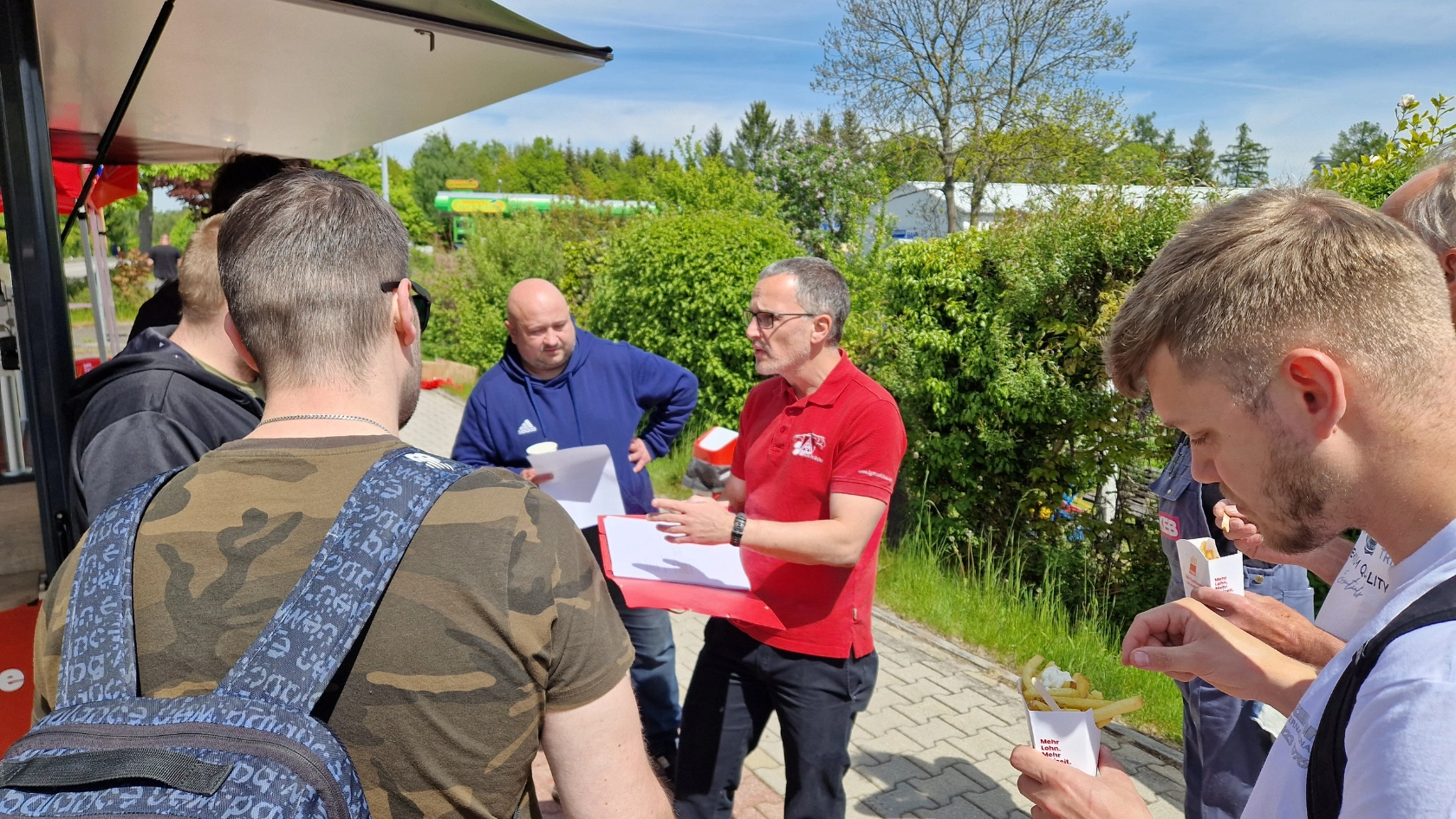 Her mit der Tarifwende: Aktive Mittagspause bei KEB