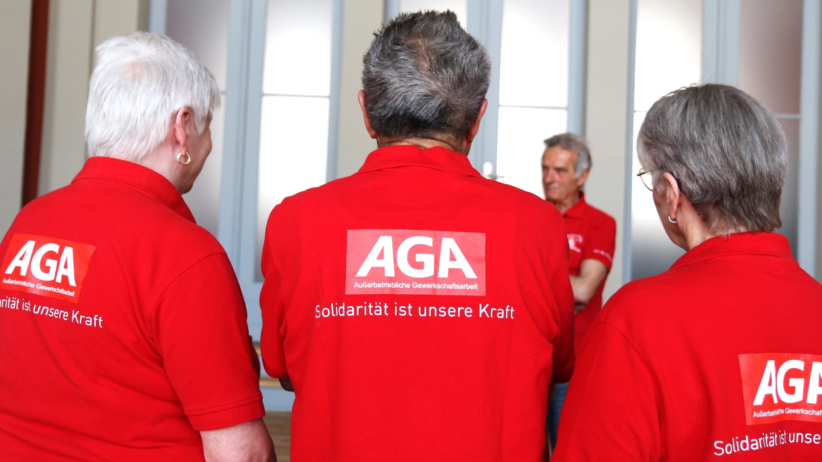 Kolleginnen und Kollegen der Außerbetrieblichen Gewerkschaftsarbeit.