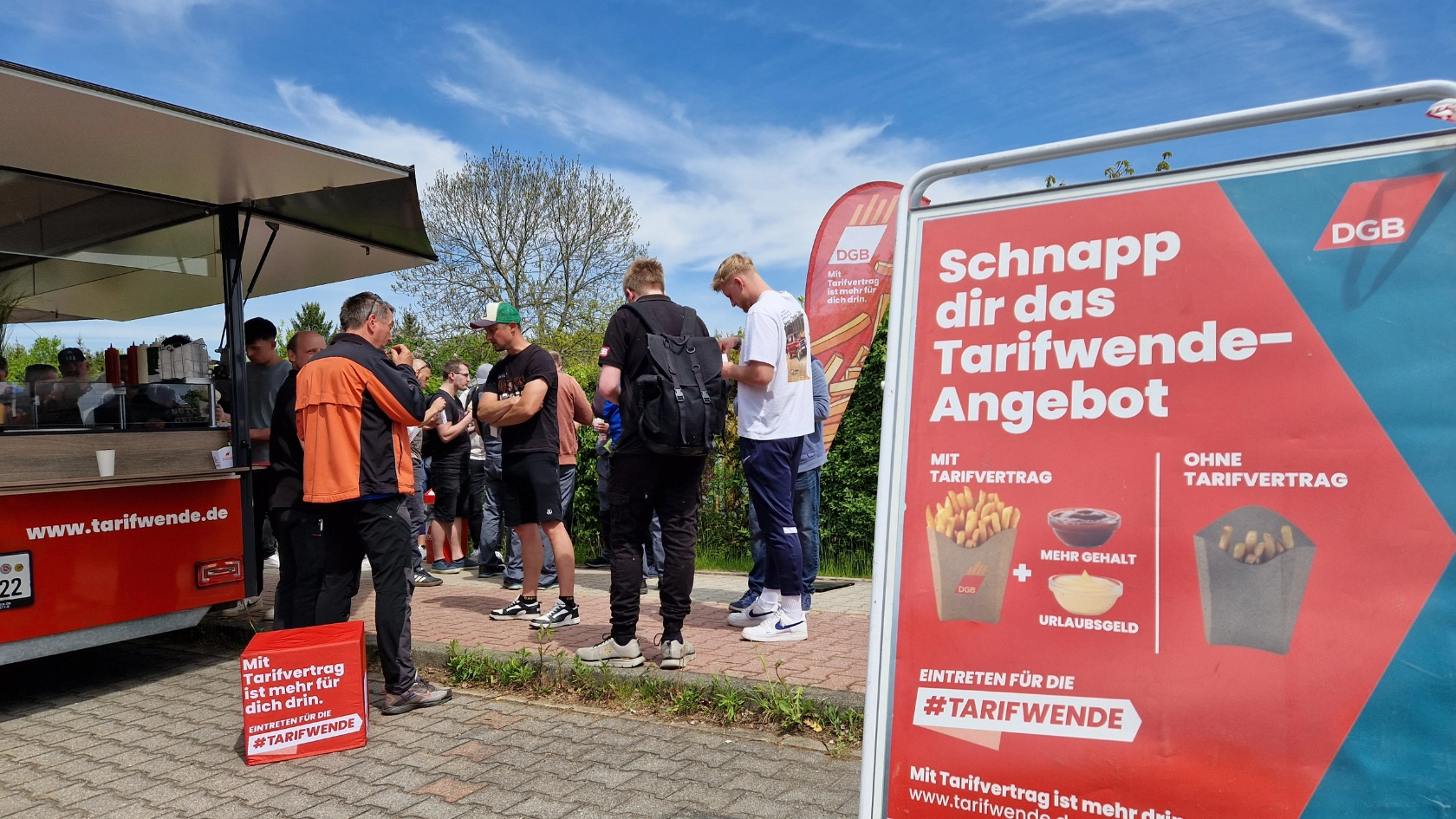 Her mit der Tarifwende: Aktive Mittagspause bei KEB