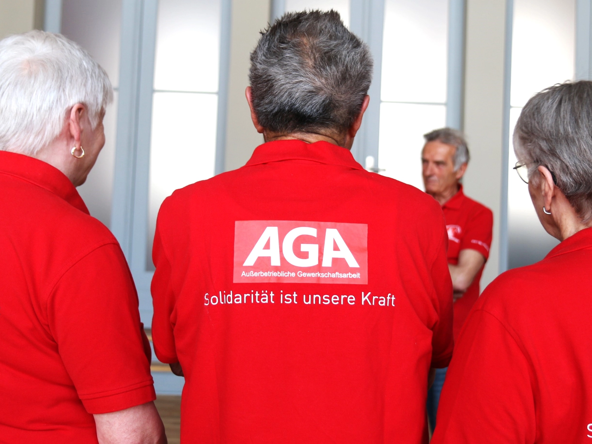 Kolleginnen und Kollegen der Außerbetrieblichen Gewerkschaftsarbeit.