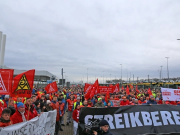 VW Sachsen steht still: Tausende Beschäftigte im Warnstreik