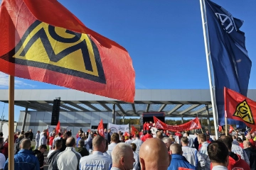 IG Metall und Betriebsräte in Sachsen protestieren gegen Abbaupläne von Volkswagen