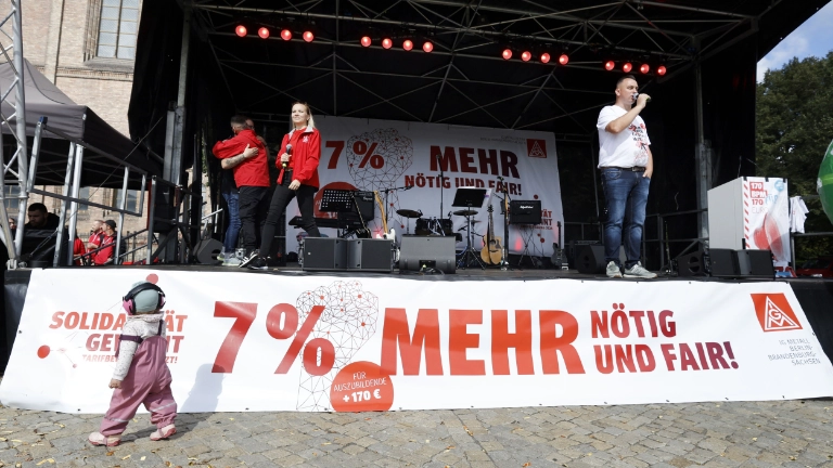 Metall- und Elektroindustrie: Tarifauftakt in Potsdam