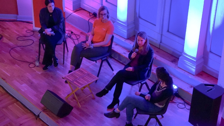 Stimmgewaltige Einweihung des neuen Gewerkschaftshauses