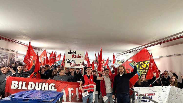 Starke Jugendaktion bei VW: Perspektiven für Azubis an allen Standorten!